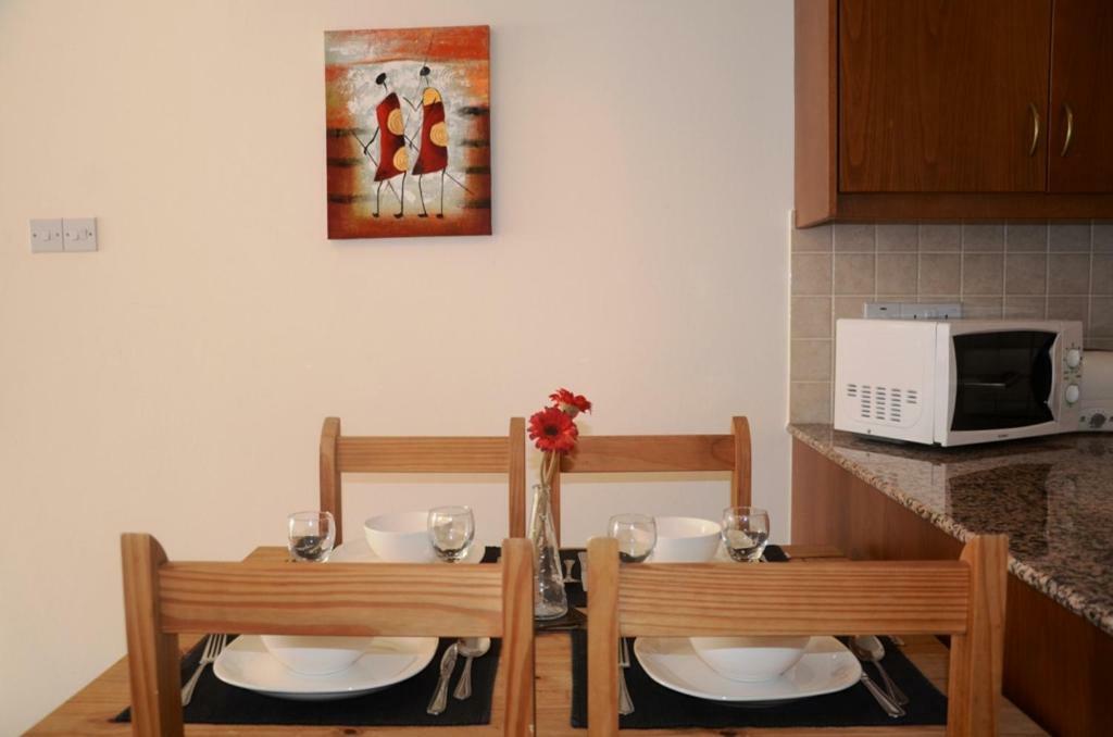 2 Bedroom Poolside Apartment E9 Peyia Esterno foto