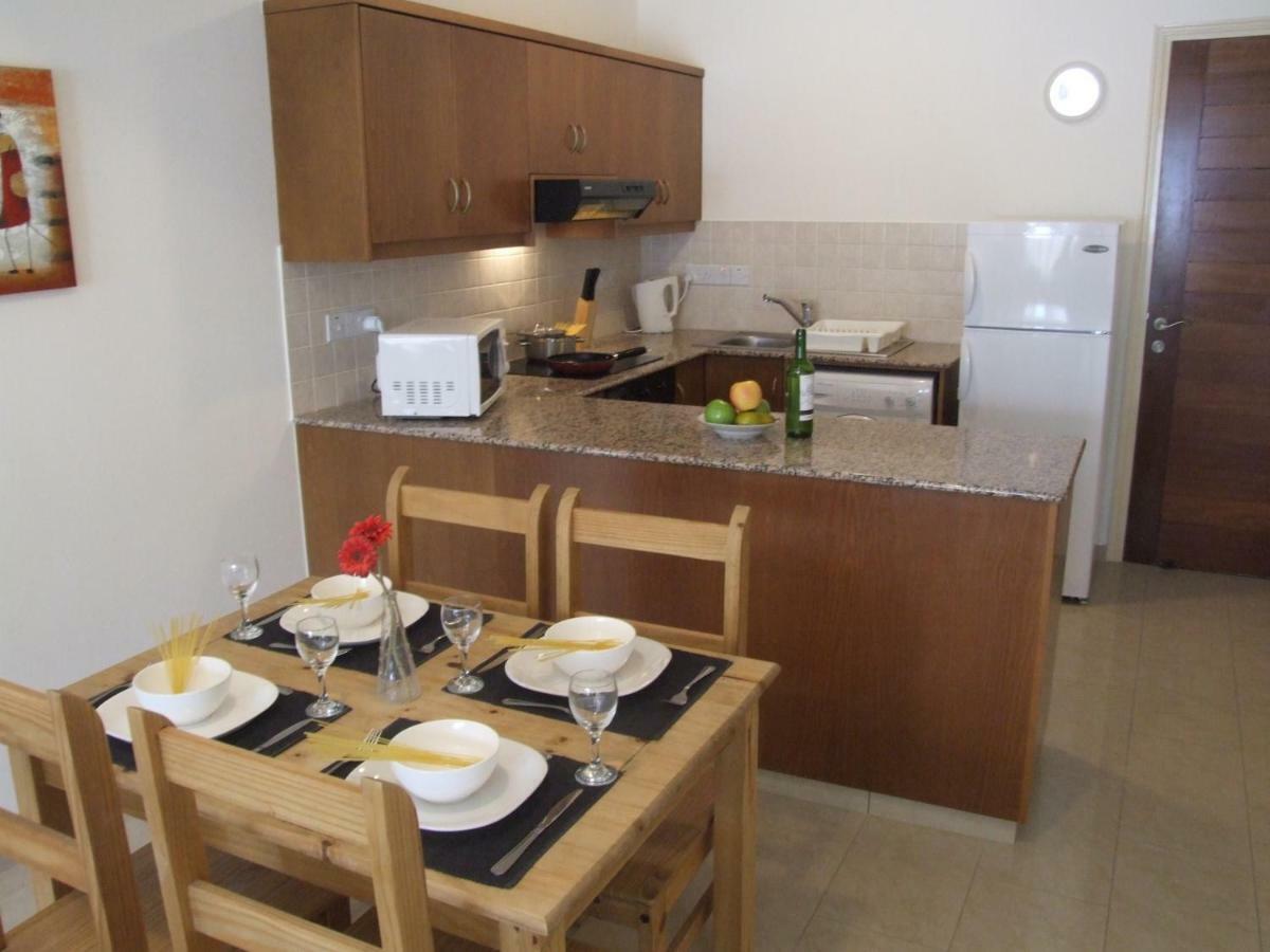 2 Bedroom Poolside Apartment E9 Peyia Esterno foto
