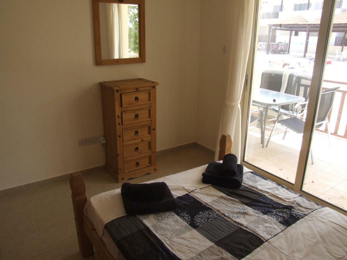 2 Bedroom Poolside Apartment E9 Peyia Esterno foto