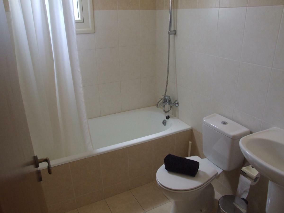 2 Bedroom Poolside Apartment E9 Peyia Esterno foto