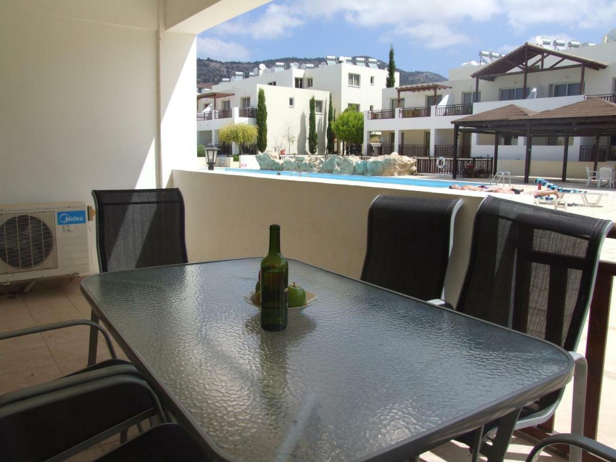 2 Bedroom Poolside Apartment E9 Peyia Esterno foto