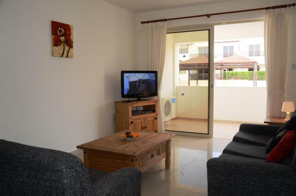 2 Bedroom Poolside Apartment E9 Peyia Esterno foto