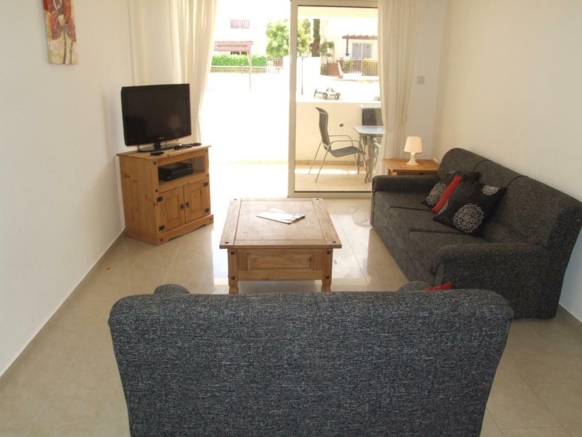 2 Bedroom Poolside Apartment E9 Peyia Esterno foto